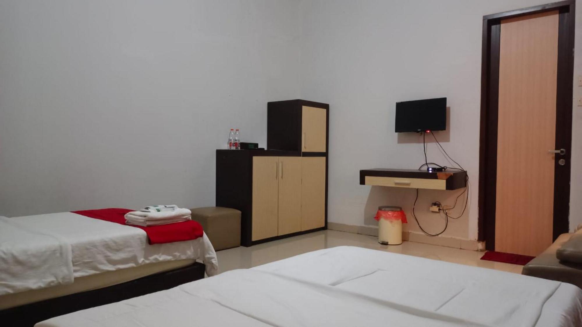 Reddoorz Syariah At Grand Taufiq Tarakan Exteriör bild