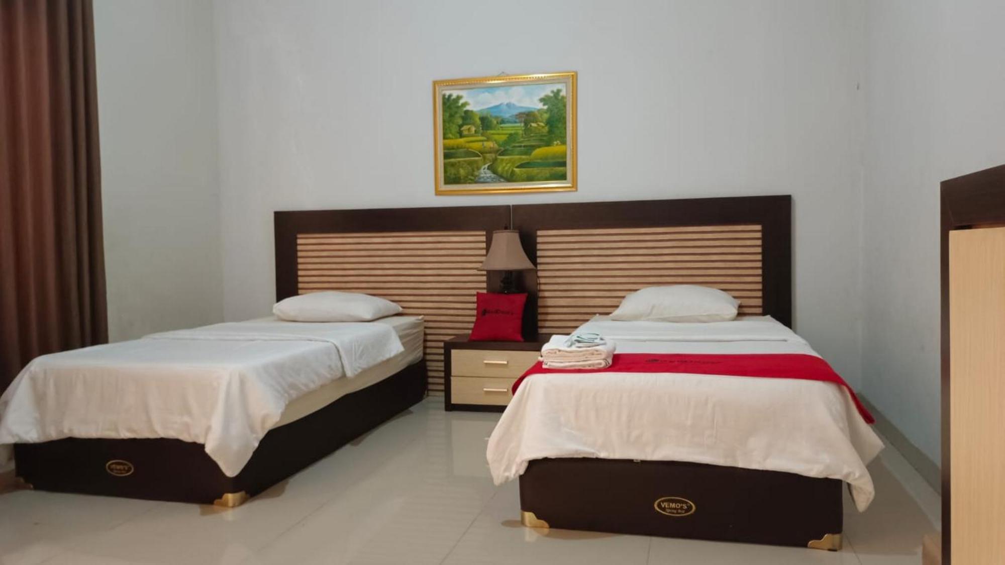 Reddoorz Syariah At Grand Taufiq Tarakan Exteriör bild